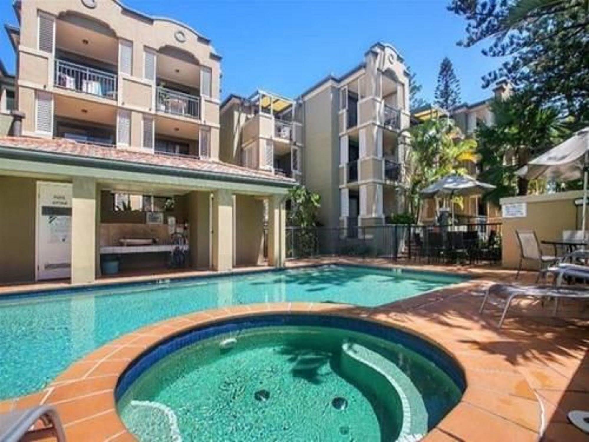 Beaches On Wave Street Gold Coast Exterior foto